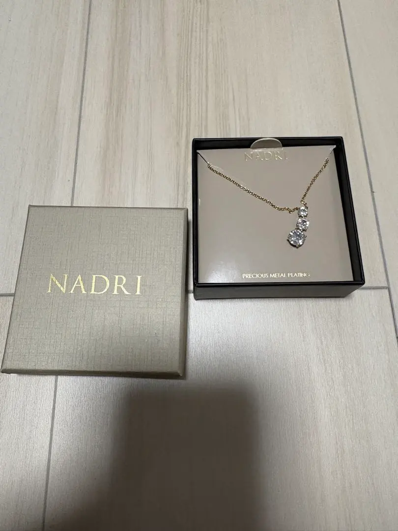 NADRI ネックレス
