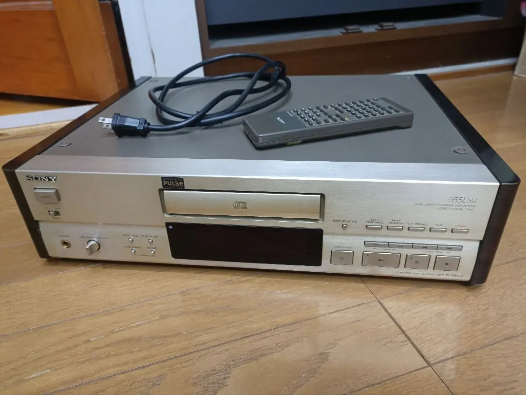 メルカリ市中値下げ　SONY「CDP-555ESJ」ESシリーズ　CDプレーヤー