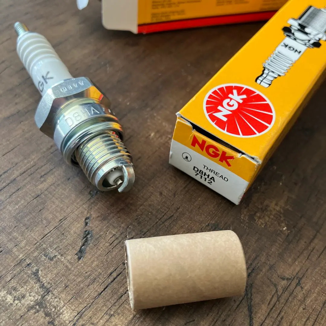 NGK D8HA プラグ　２本新品