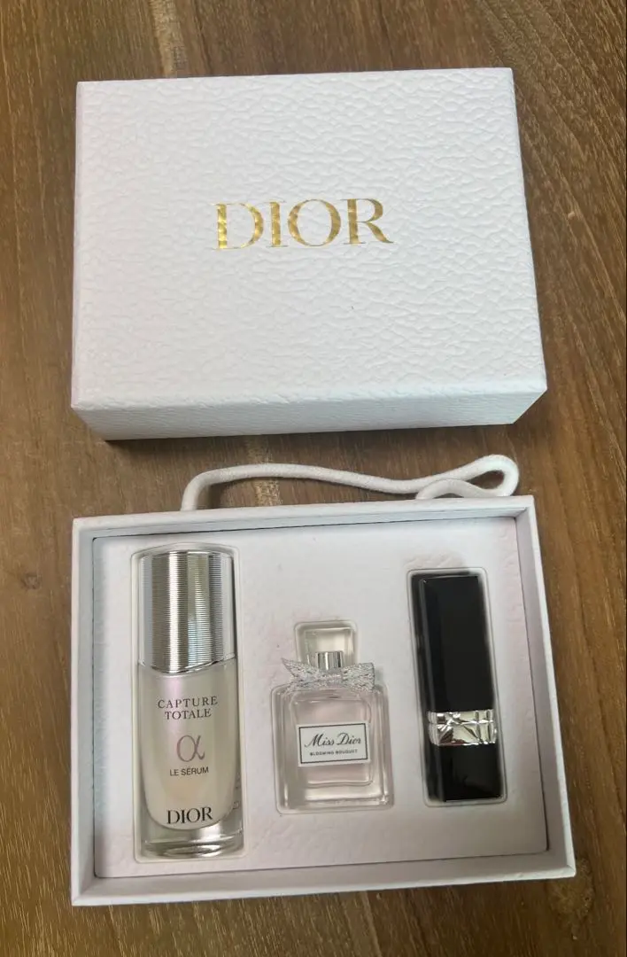 Dior 美容セット カプチュール トータル セラム ミス ディオール ルージュ