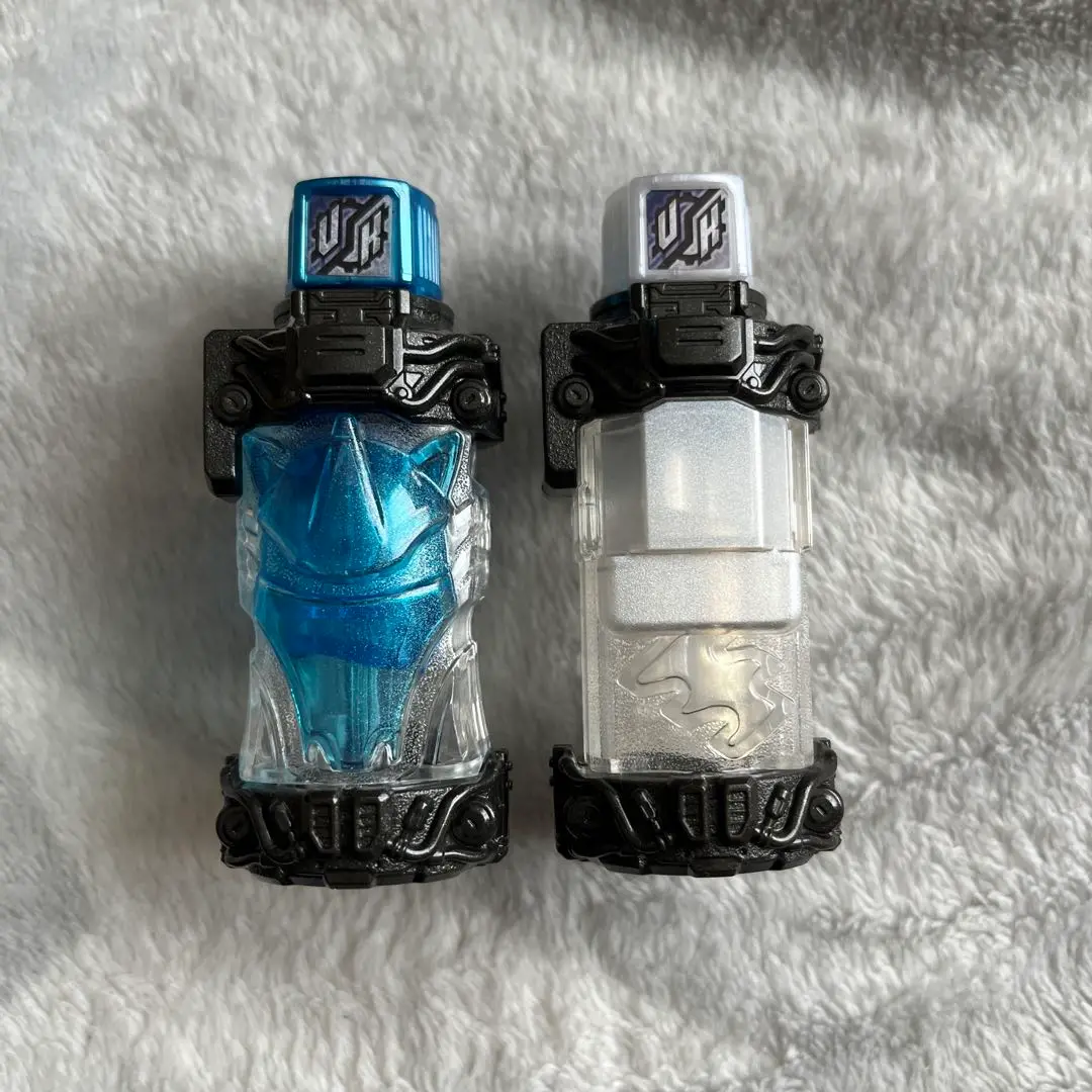 仮面ライダービルド　ユニコーンフルボトル、消しゴムフルボトルセット