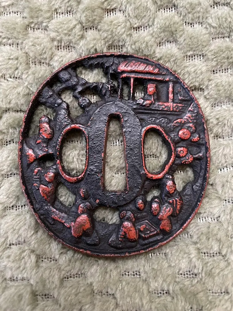 【日本刀】花模様 鉄製 鍔(つば)