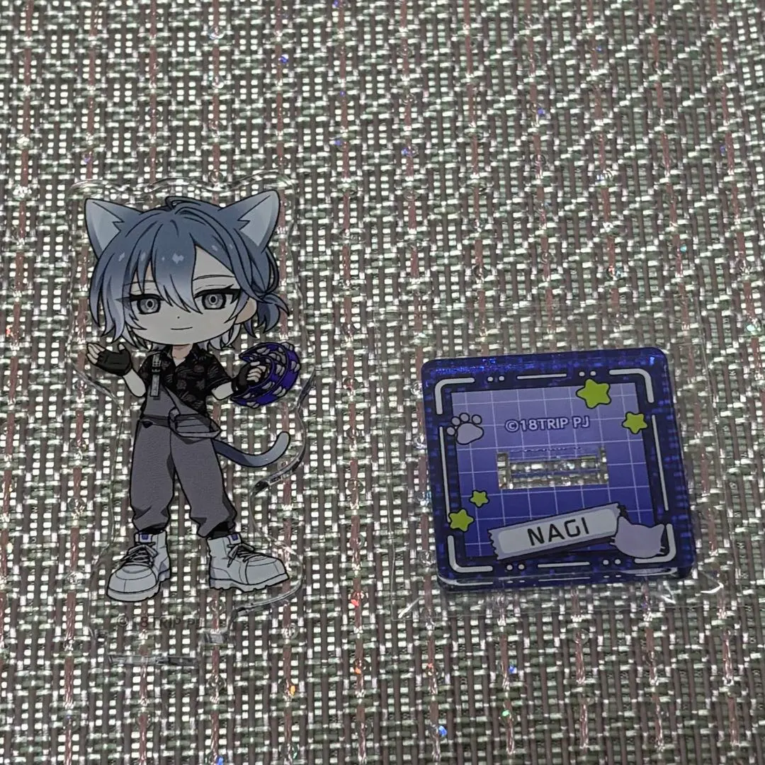 エイトリ　蜂乃屋凪　まねきねこ ミニアクリルスタンド