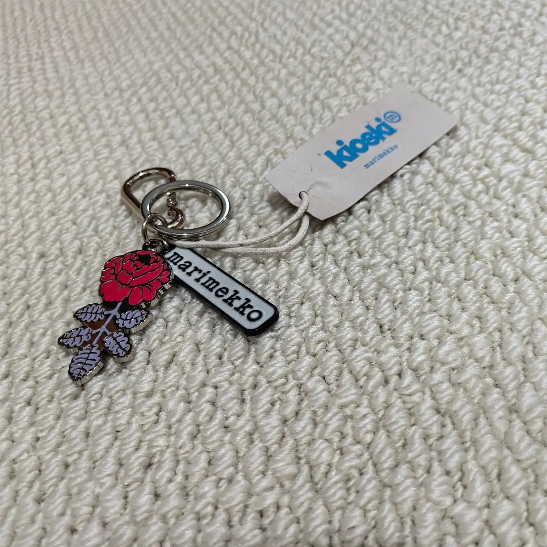 marimekko 花モチーフ キーホルダー