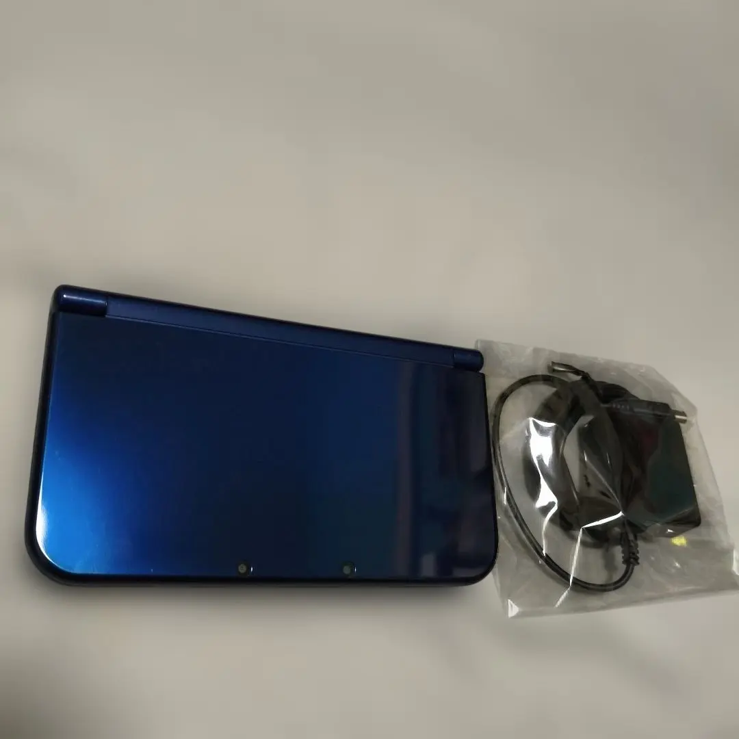 【良品】New Nintendo 3DS LL メタリックブルー　充電器付き