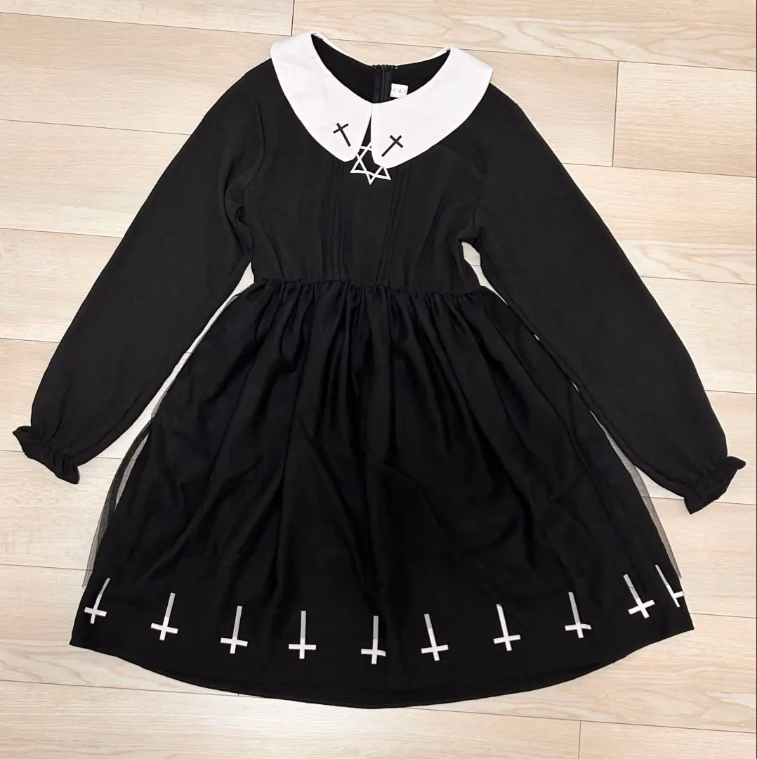 ブラック ワンピース 白襟 十字架モチーフ 長袖 チュール レイヤード