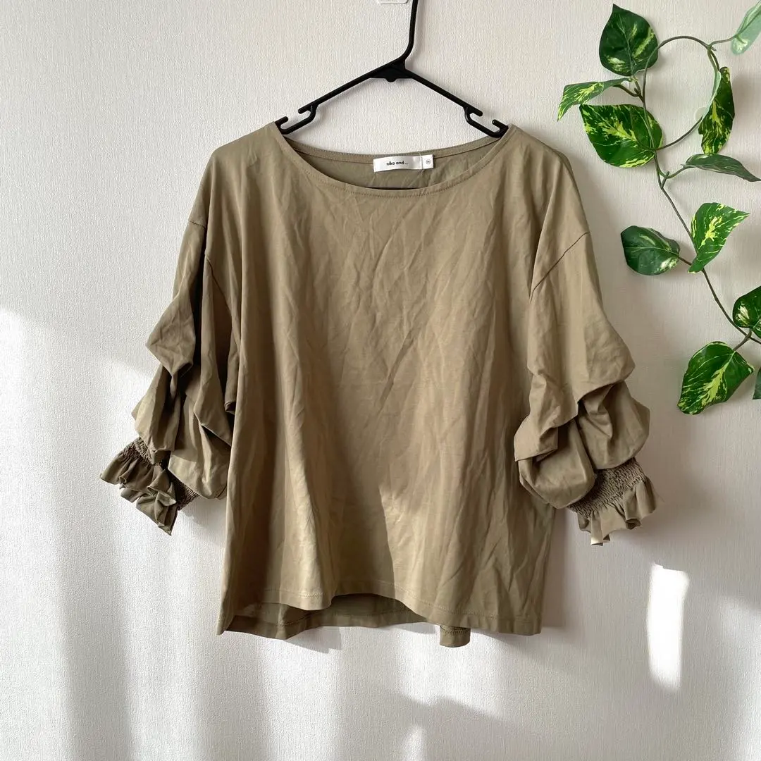 【ニコアンド】ギャザースリーブシャツ 五分袖 カットソー ゆったりサイズ フリル