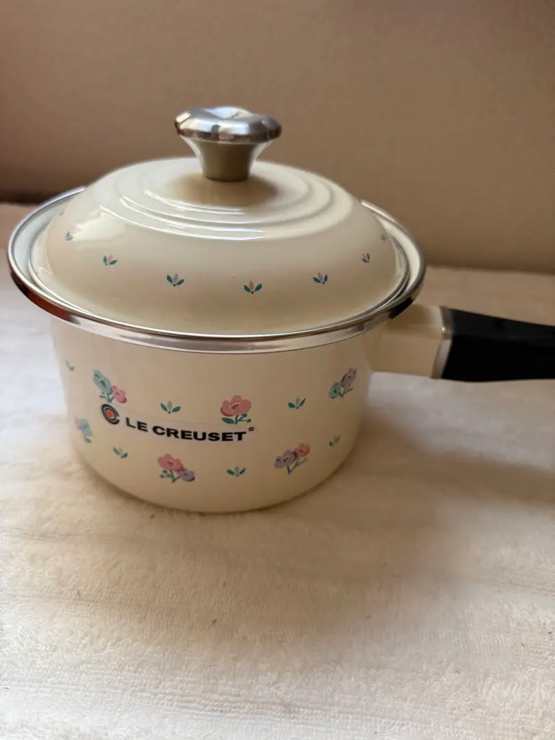 レア　LE CREUSET 花柄ホーロー鍋　プチフルール