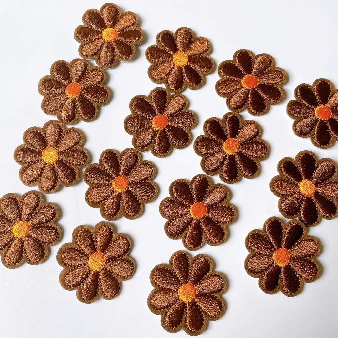 フラワーアイロンパッチ お花　茶色　ブラウン