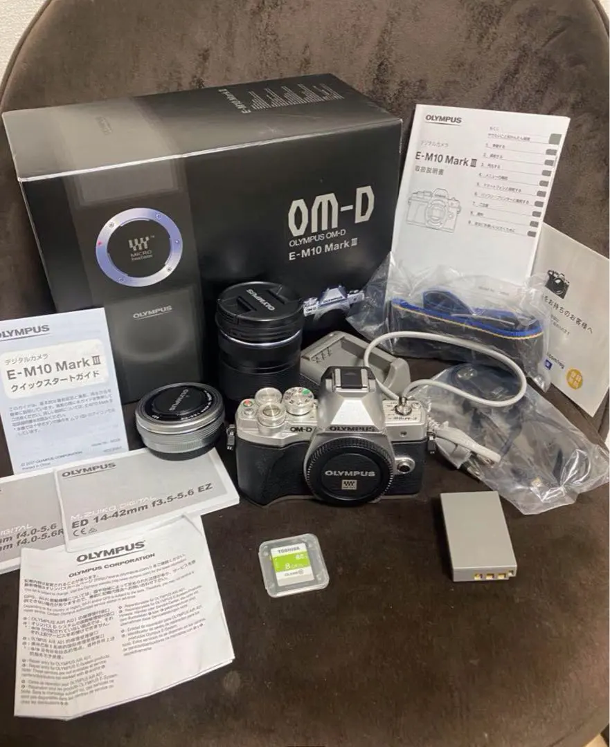OLYMPUS OM-D E-M10 Mark III