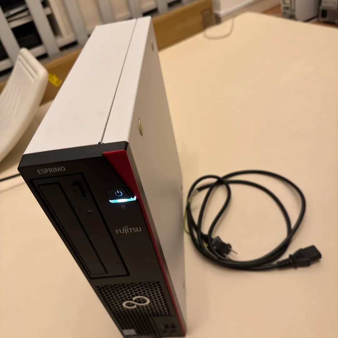 富士通 Esprimo デスクトップPC i5-8500 第8世代　HDD