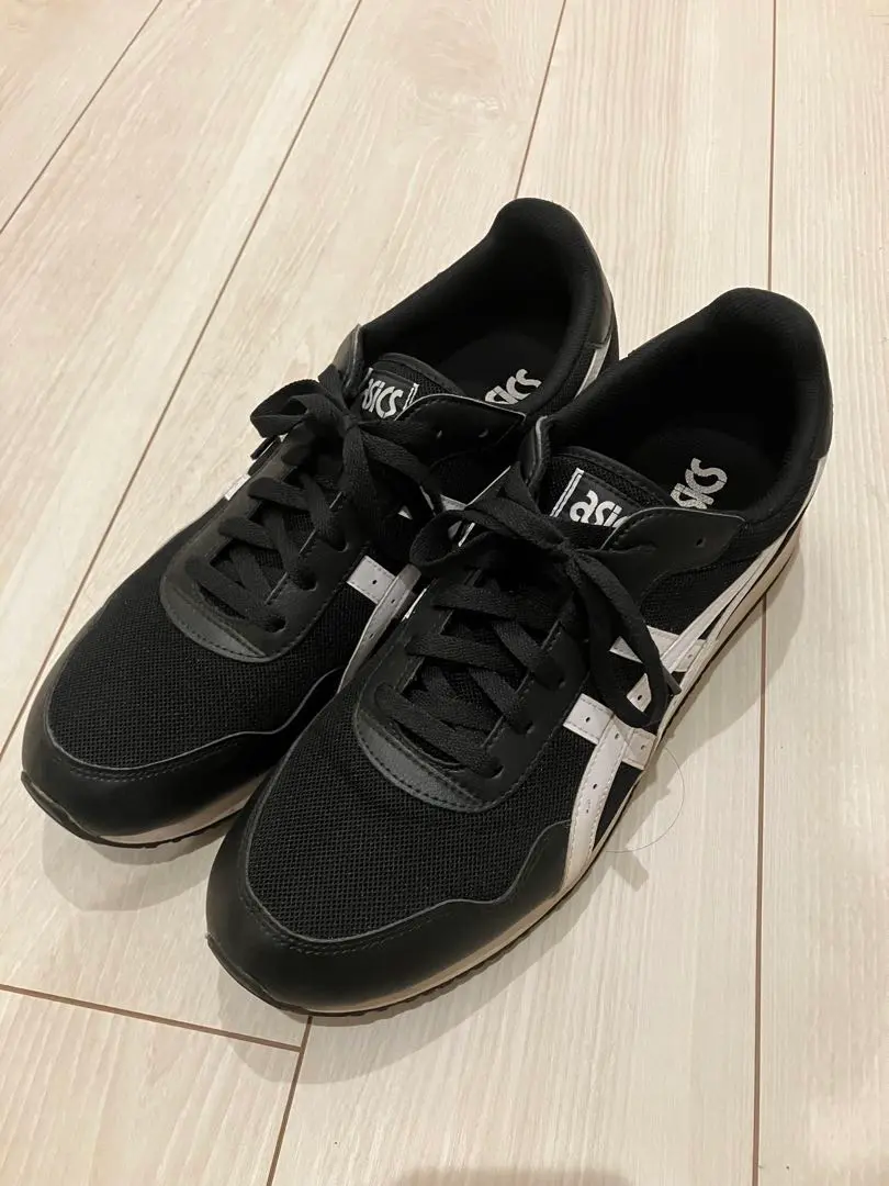 asics ブラック スニーカー　30.5