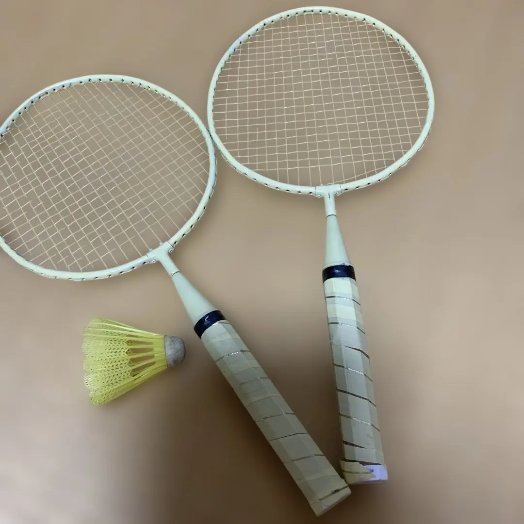 バドミントンラケット2本とシャトル　ショートバトミントンセット　長さ47cm
