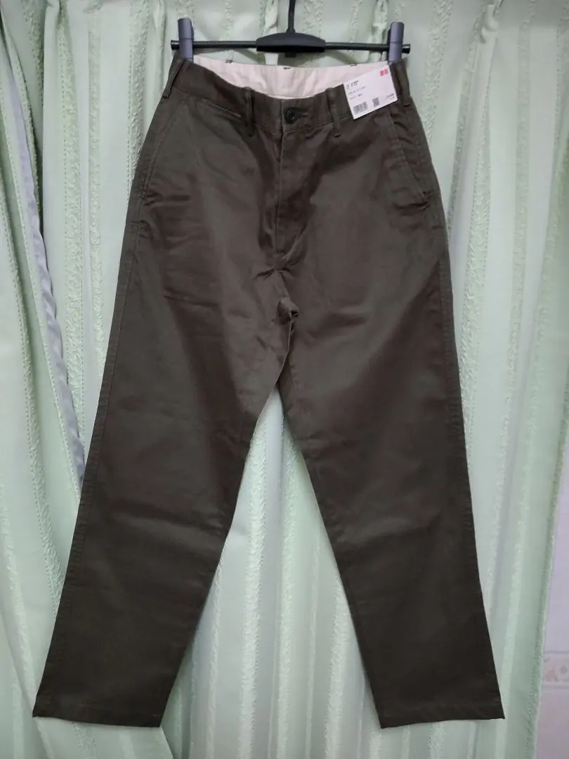 【ユニクロ】 レギュラーフィットチノ　チノパン