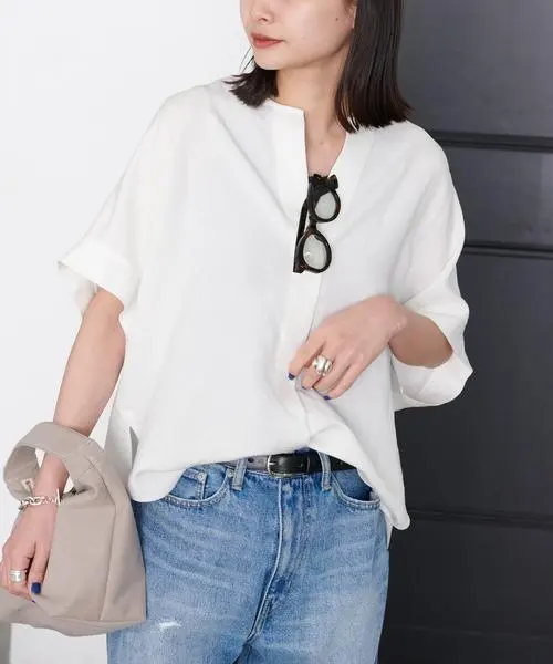 美品✨定価１.１万❤️　ホワイト　麻　レーヨン麻ノーカラースキッパーブラウス